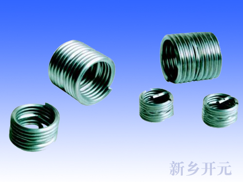 攻螺纹时若用单手施力出现什么后果? 考试题目